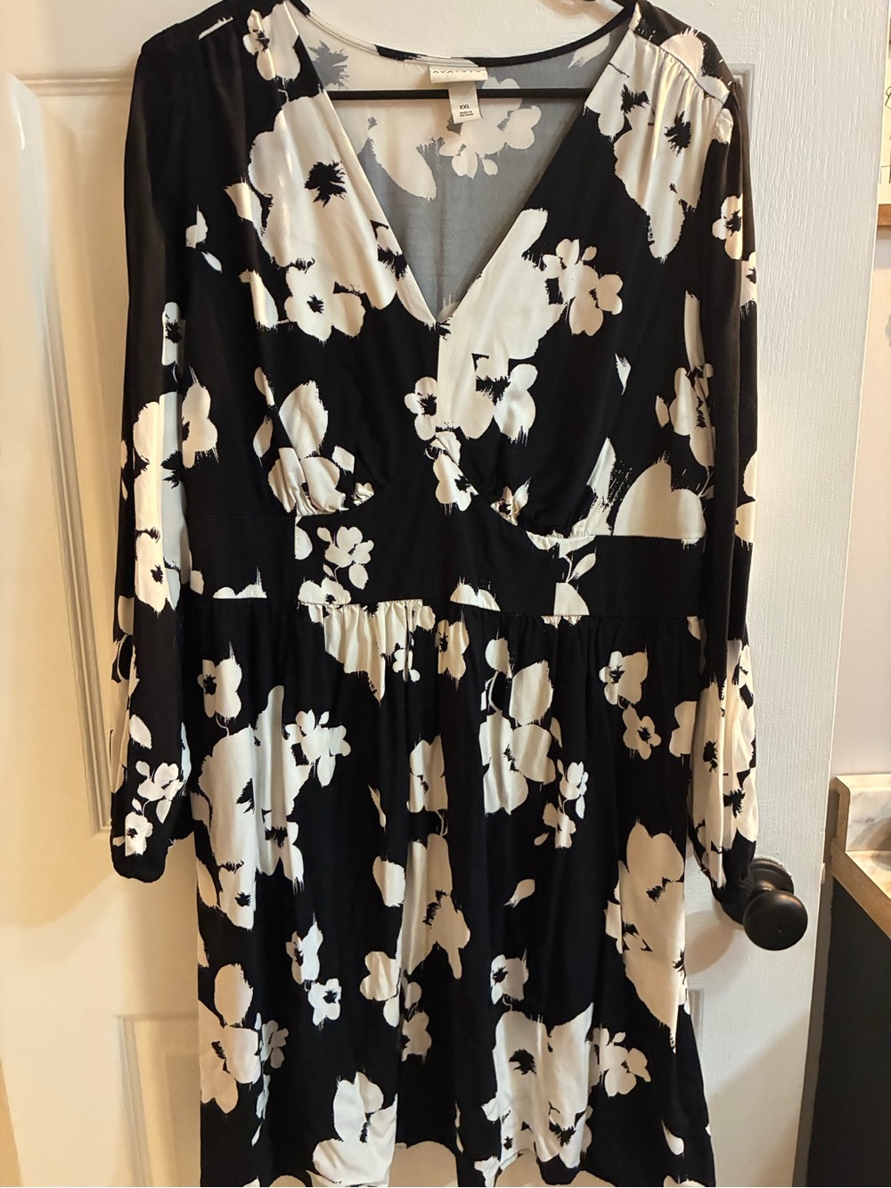 Ava & Viv Black & White Floral Long Sleeve Dress XXL